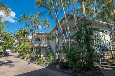 استراحتگاه The Beach Motel Hervey Bay
