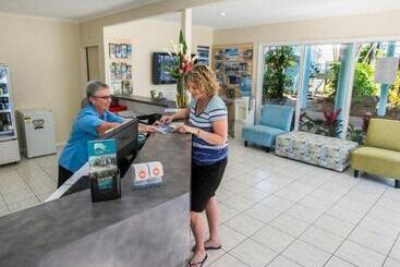 استراحتگاه The Beach Motel Hervey Bay