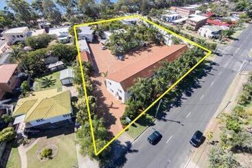 استراحتگاه The Beach Motel Hervey Bay