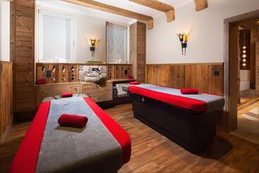 Alm  & Wellnesshotel Alpenhof