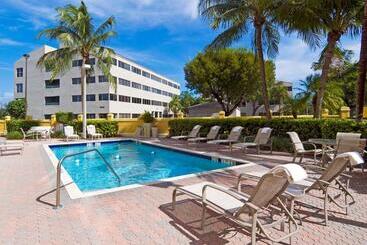 Holiday Inn Express Hotel & Suites Kendall East Miami, An Ihg