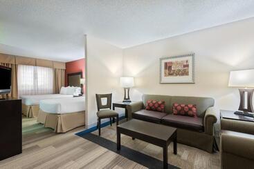 Holiday Inn Express Hotel & Suites Kendall East Miami, An Ihg