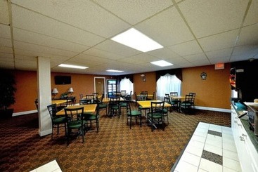 هتل Ambassador Inn And Suites