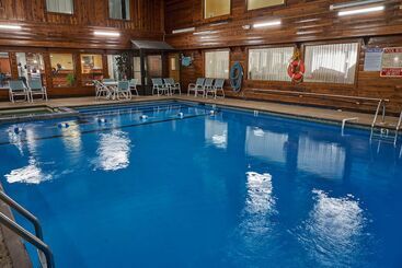 هتل Ambassador Inn And Suites