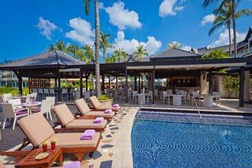 هتل Angsana Laguna Phuket
