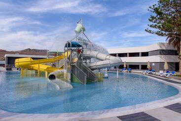 هتل Arina Beach Resort