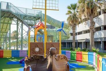 هتل Arina Beach Resort