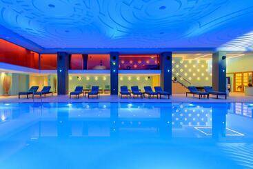 هتل Arina Beach Resort
