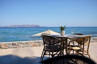 هتل Arina Beach Resort