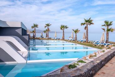 هتل Arina Beach Resort