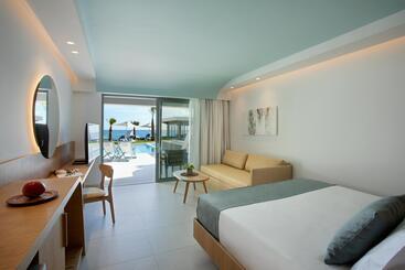 هتل Arina Beach Resort