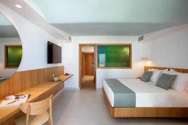 هتل Arina Beach Resort