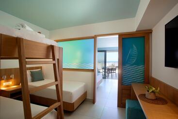 هتل Arina Beach Resort
