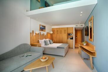 هتل Arina Beach Resort