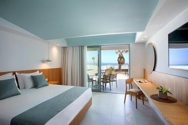 هتل Arina Beach Resort