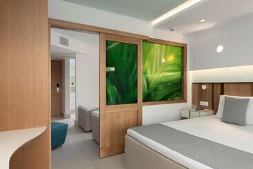 هتل Arina Beach Resort