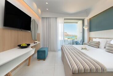 هتل Arina Beach Resort