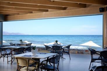 هتل Arina Beach Resort