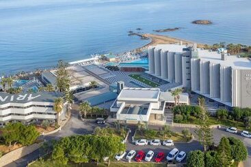 هتل Arina Beach Resort