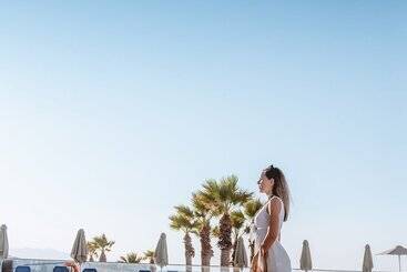 هتل Arina Beach Resort