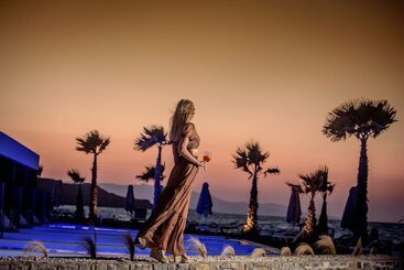هتل Arina Beach Resort