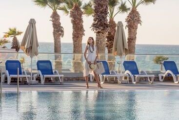 هتل Arina Beach Resort