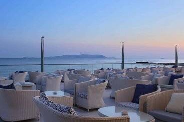 هتل Arina Beach Resort