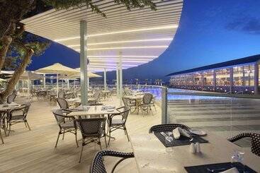 هتل Arina Beach Resort