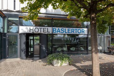 ホテル Baslertor