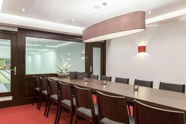 هتل Best Western Premier Alsterkrug