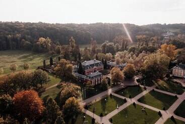 هتل Château St Gerlach   Oostwegel Collection, Member Of Relais And Châteaux