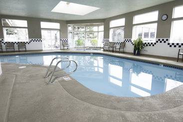 Crystal Inn Hotel & Suites   Salt Lake City