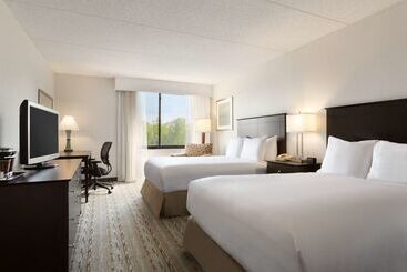 هتل Doubletree By Hilton Hartford  Bradley Airport