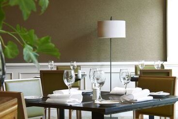 هتل Doubletree By Hilton Southampton