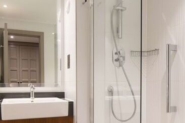 هتل Doubletree By Hilton Southampton