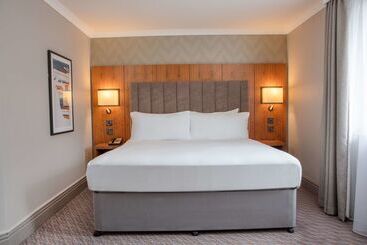 هتل Doubletree By Hilton Southampton