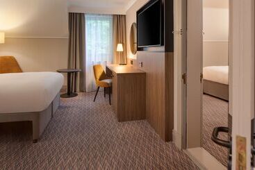 هتل Doubletree By Hilton Southampton