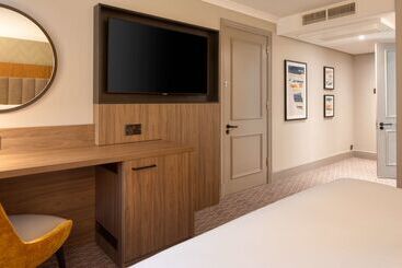 هتل Doubletree By Hilton Southampton