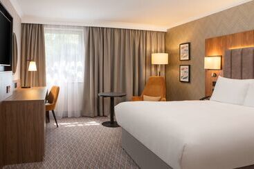 هتل Doubletree By Hilton Southampton