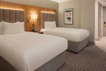 هتل Doubletree By Hilton Southampton