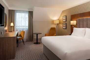 هتل Doubletree By Hilton Southampton