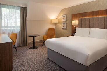 هتل Doubletree By Hilton Southampton
