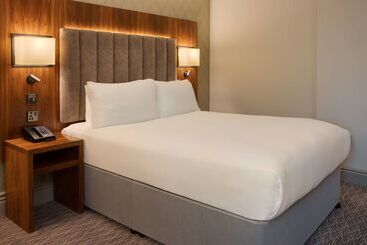 هتل Doubletree By Hilton Southampton