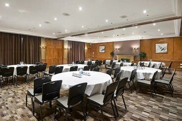 هتل Doubletree By Hilton Southampton