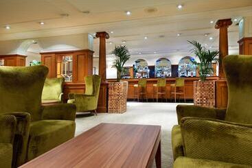 هتل Doubletree By Hilton Southampton