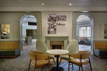 هتل Doubletree By Hilton Southampton