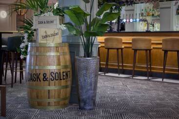 هتل Doubletree By Hilton Southampton