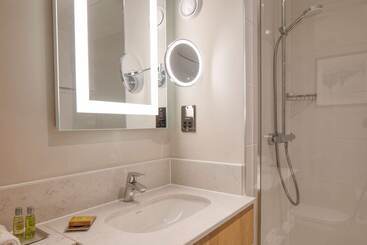 هتل Doubletree By Hilton Southampton
