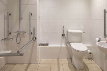 هتل Doubletree By Hilton Southampton
