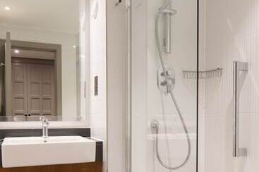 هتل Doubletree By Hilton Southampton